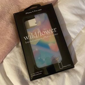 Wildflower Hearts Case BNIB